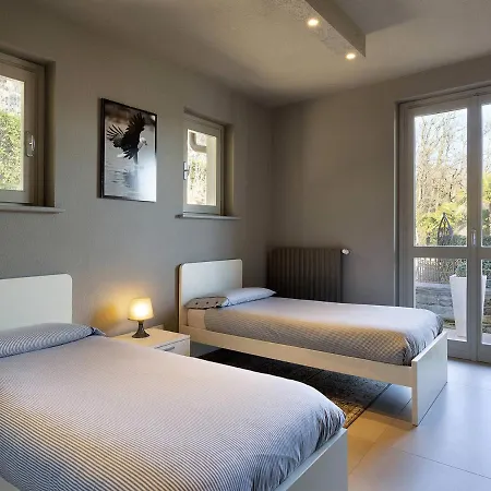 Villa Sleeps 6 Pool Wifi