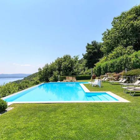 Villa Sleeps 6 Pool Wifi