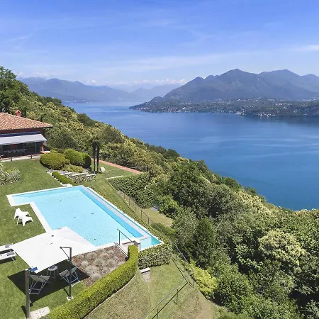 Sleeps 6 Pool Wifi Stresa