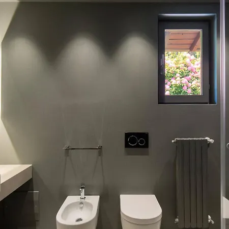 Villa Sleeps 6 Pool Wifi Stresa